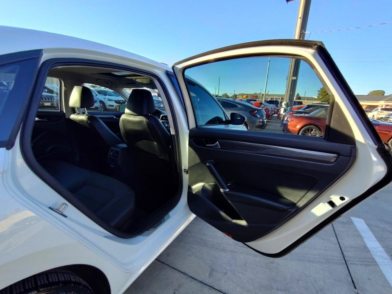 Used 2020 Volkswagen Passat 2.0T R-Line FWD image 37