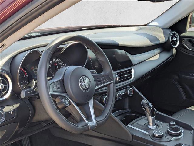 Used 2017 Alfa Romeo Giulia image 10