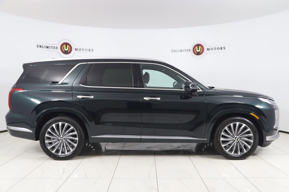 Used 2025 Hyundai Palisade Calligraphy AWD/4WD image 2