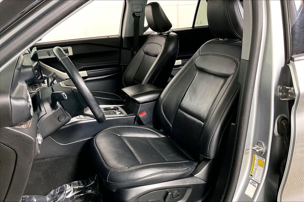 Used 2021 Ford Explorer Limited w/ Equipment Group 301A image 25