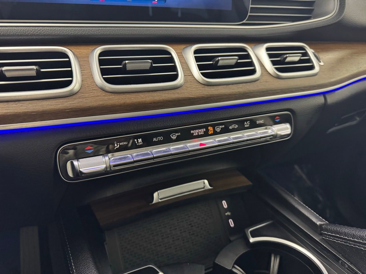 Used 2024 Mercedes-Benz GLE 350 4MATIC image 19