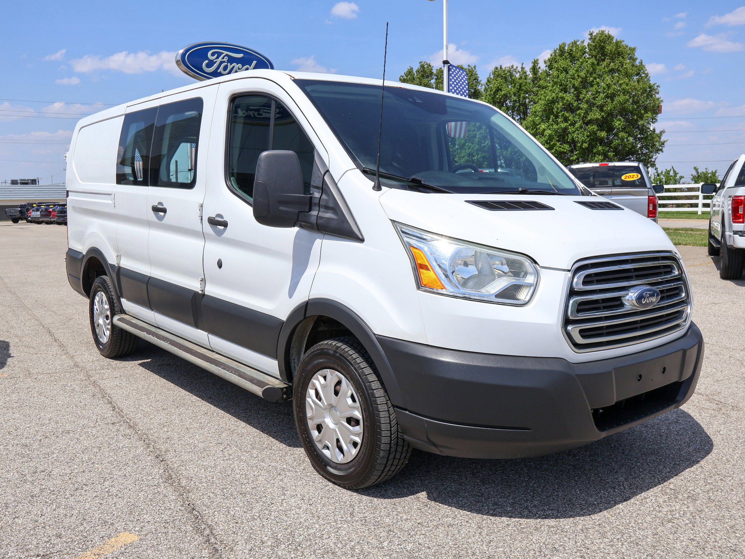 Used 2016 Ford Transit 250 130 Low Roof w/ Exterior Upgrade Package RWD image 6