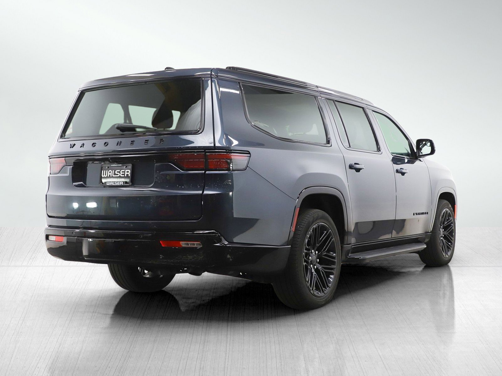 Used 2025 Jeep Wagoneer L Series II w/ Premium Group I AWD/4WD image 5