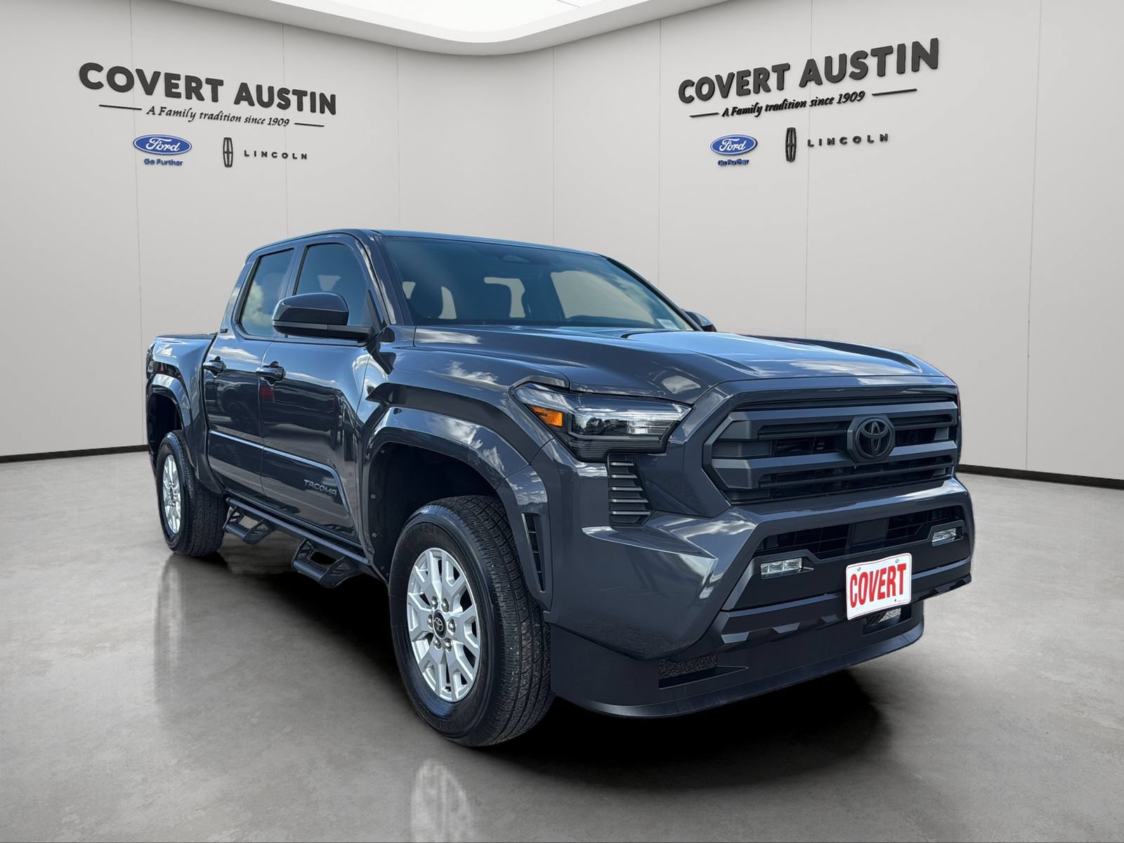 Used 2025 Toyota Tacoma SR5 RWD image 7