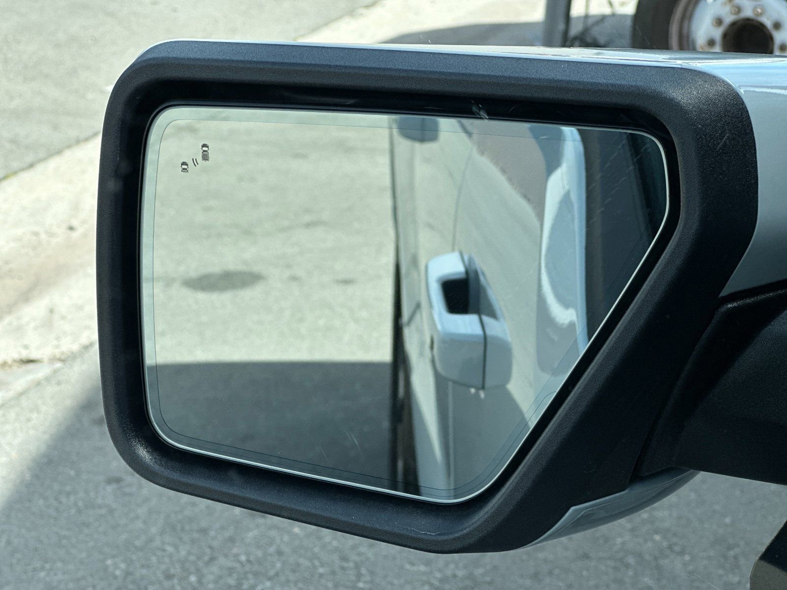 Used 2024 Ford F150 Lightning Platinum AWD/4WD image 34