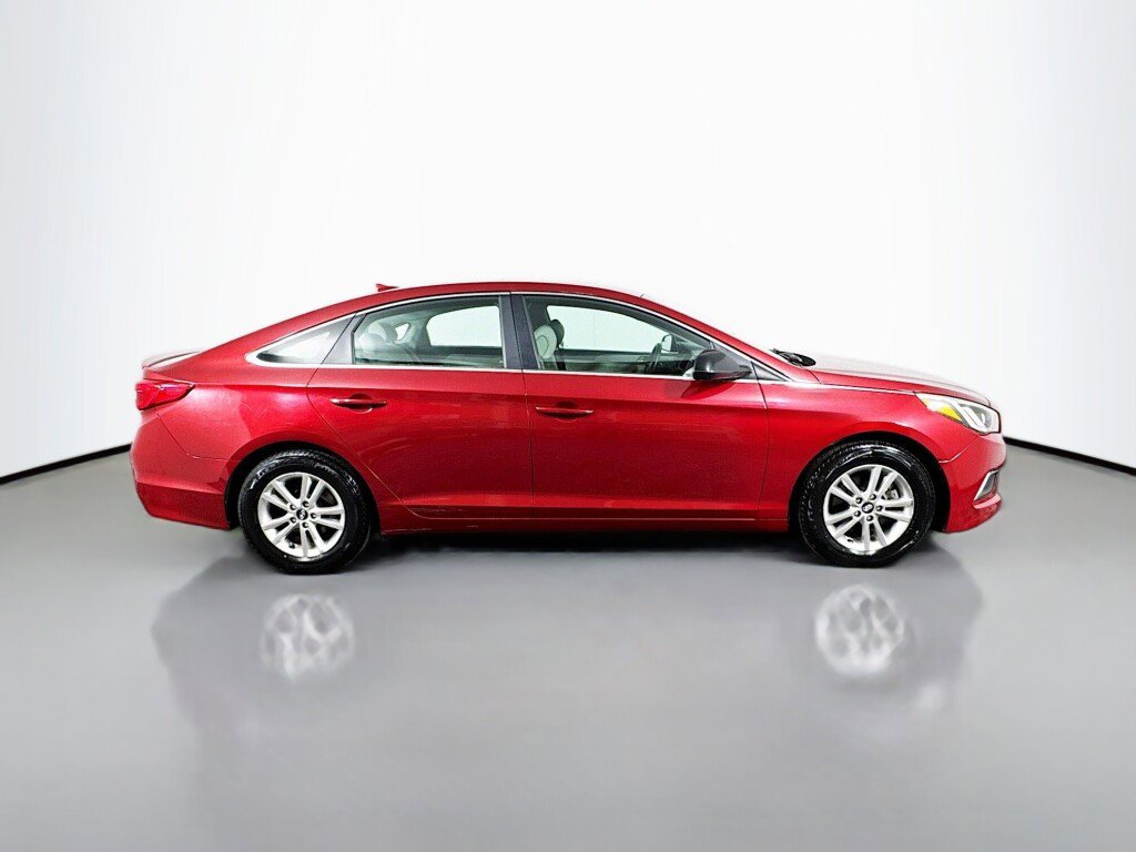 Used 2016 Hyundai Sonata SE image 6