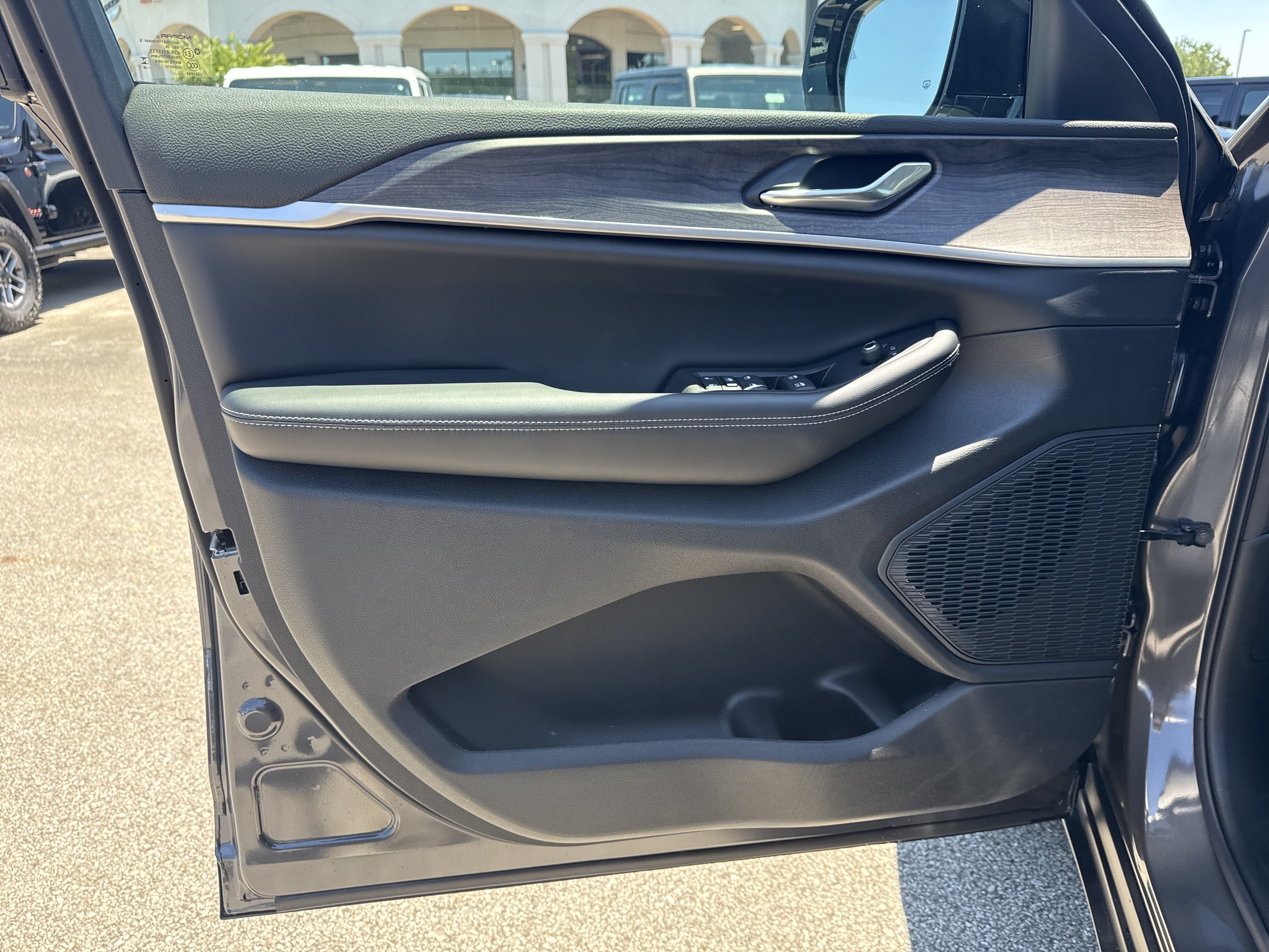 New 2026 Jeep Grand Cherokee Altitude RWD image 11