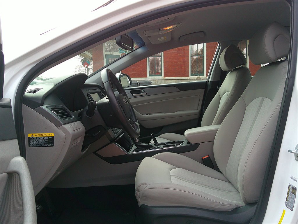 Used 2017 Hyundai Sonata Plug-In Hybrid FWD image 9