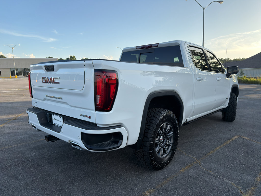 Used 2024 GMC Sierra 1500 AT4 w/ Technology Package AWD/4WD image 5