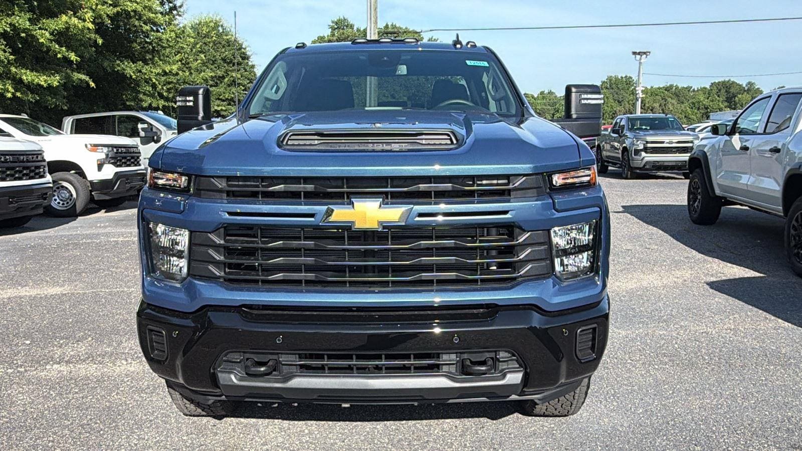 New 2026 Chevrolet Silverado 2500 Custom w/ Custom Value Package AWD/4WD video 2