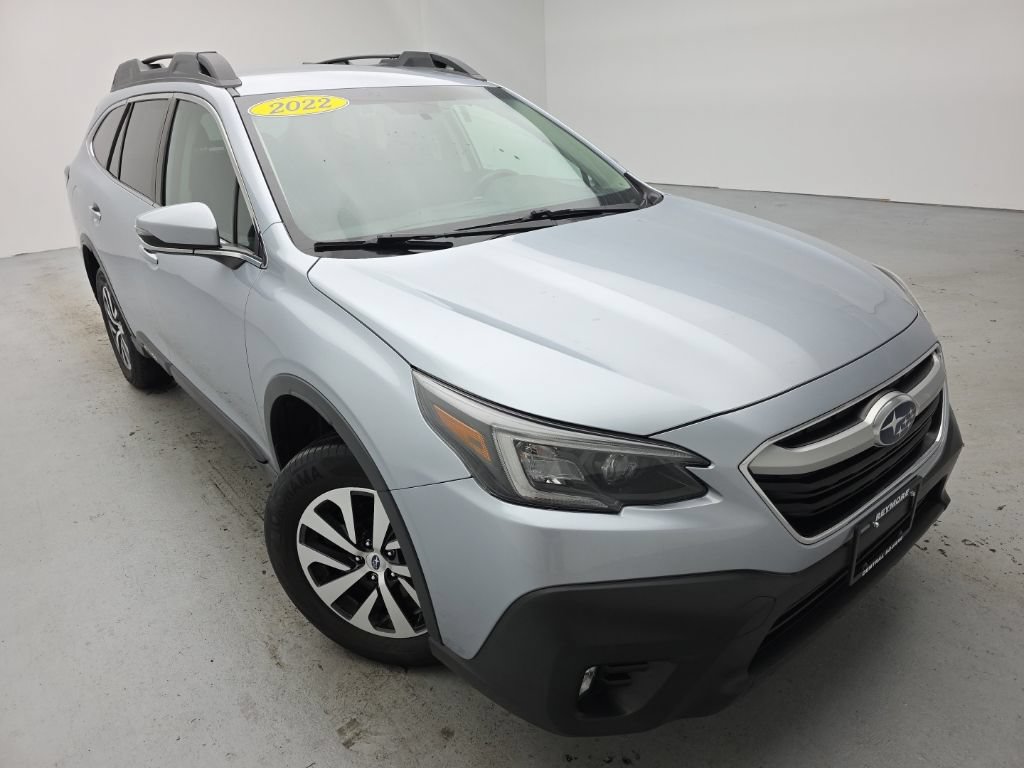 Used 2022 Subaru Outback Premium AWD/4WD image 2