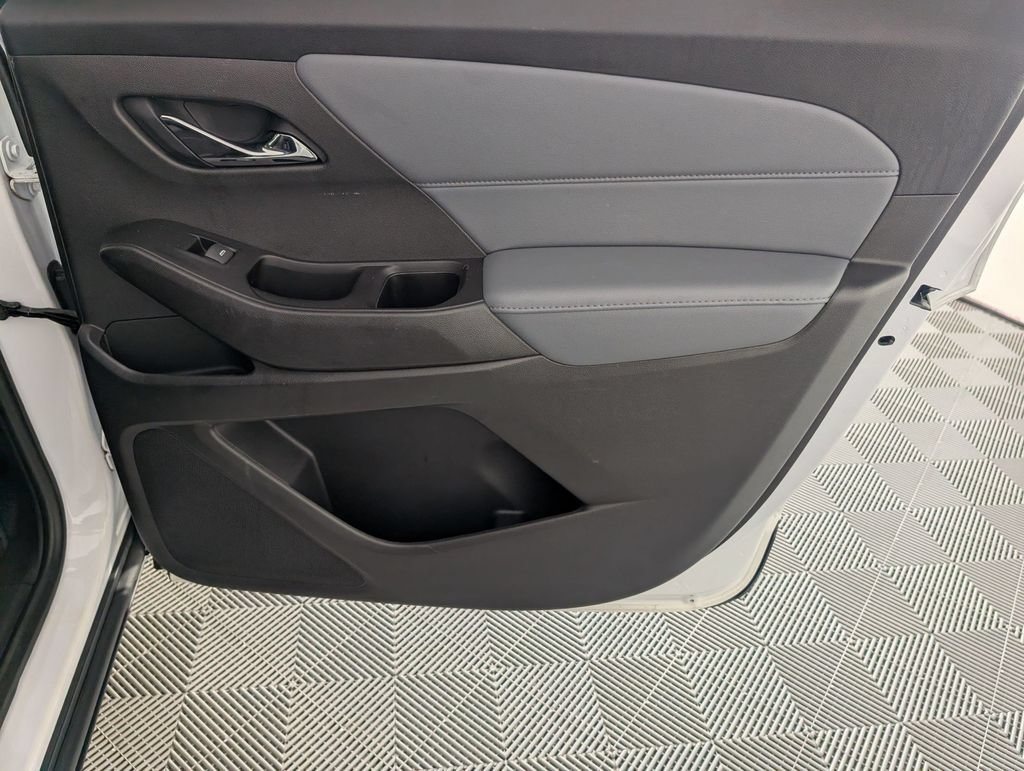 Certified 2020 Chevrolet Traverse LT FWD image 35