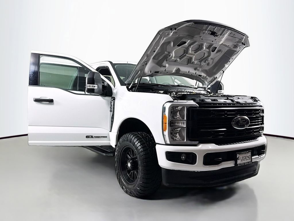 Used 2023 Ford F350 XLT AWD/4WD image 22