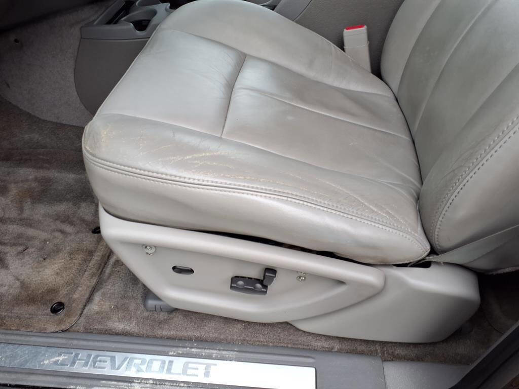 Used 2008 Chevrolet TrailBlazer LT w/ Cargo Convenience Package image 13