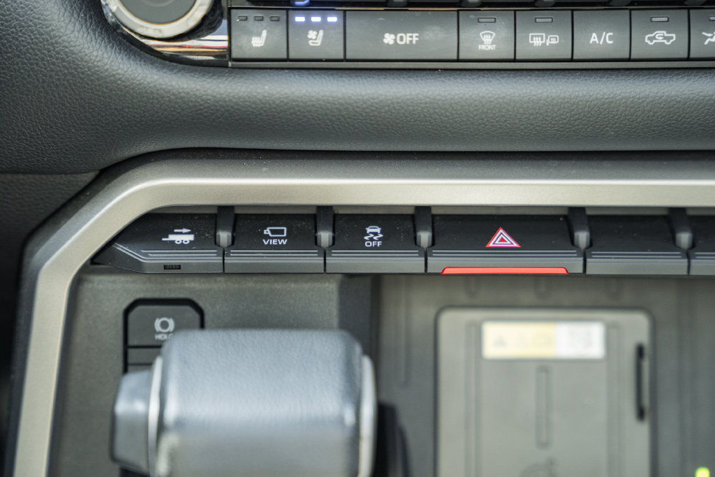 Used 2023 Toyota Tundra Limited AWD/4WD image 26