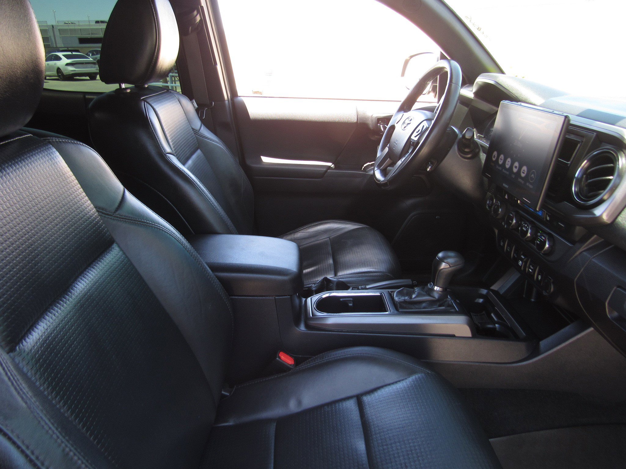 Used 2019 Toyota Tacoma TRD Off-Road AWD/4WD image 9