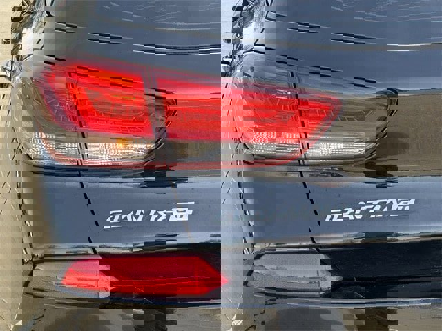 Used 2018 Hyundai Elantra GT Sport w/ Sport Tech Package 04 image 8