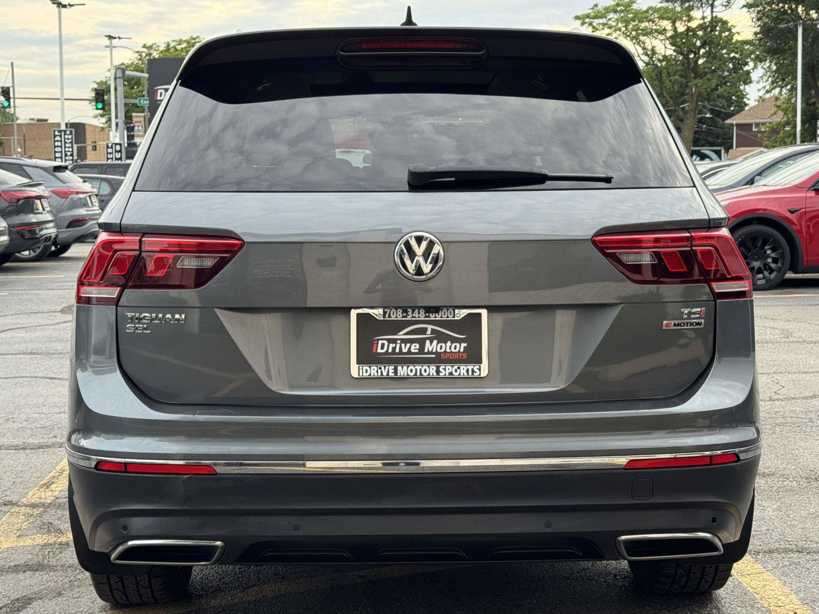 Used 2018 Volkswagen Tiguan SEL Premium w/ 3rd Row Seat Package AWD/4WD image 11