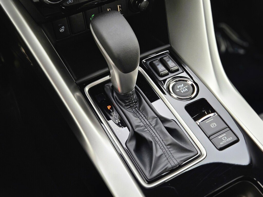 New 2025 Mitsubishi Eclipse Cross SEL image 23