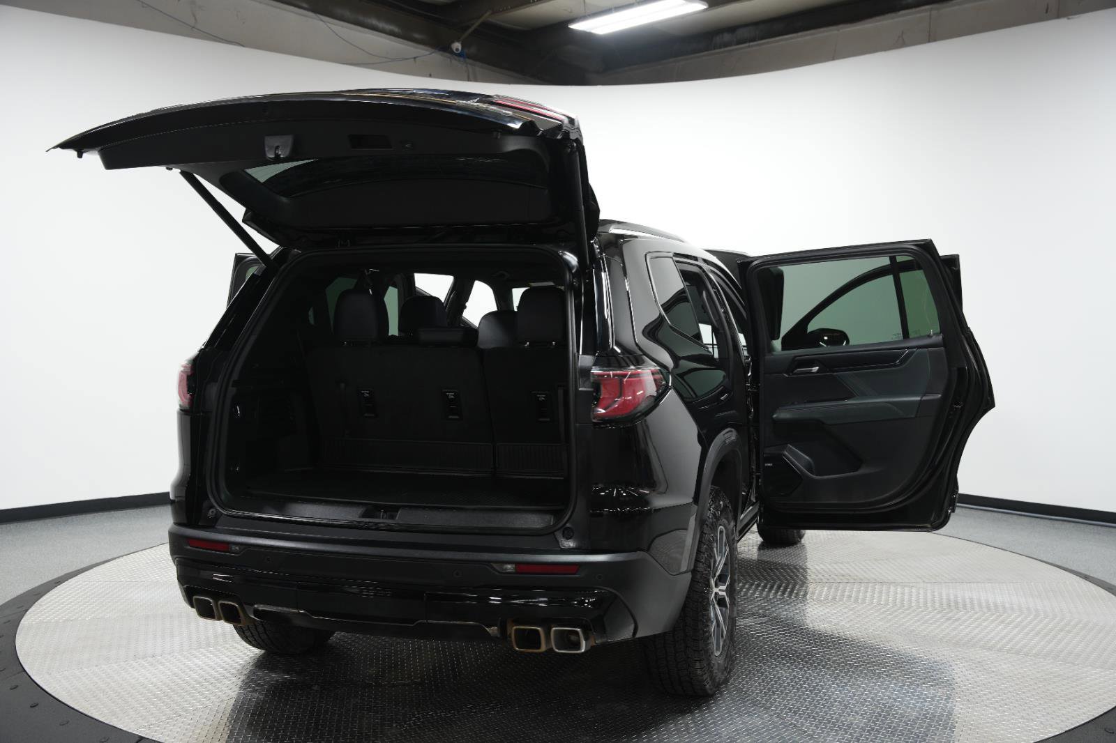 Used 2025 GMC Acadia AT4 image 12