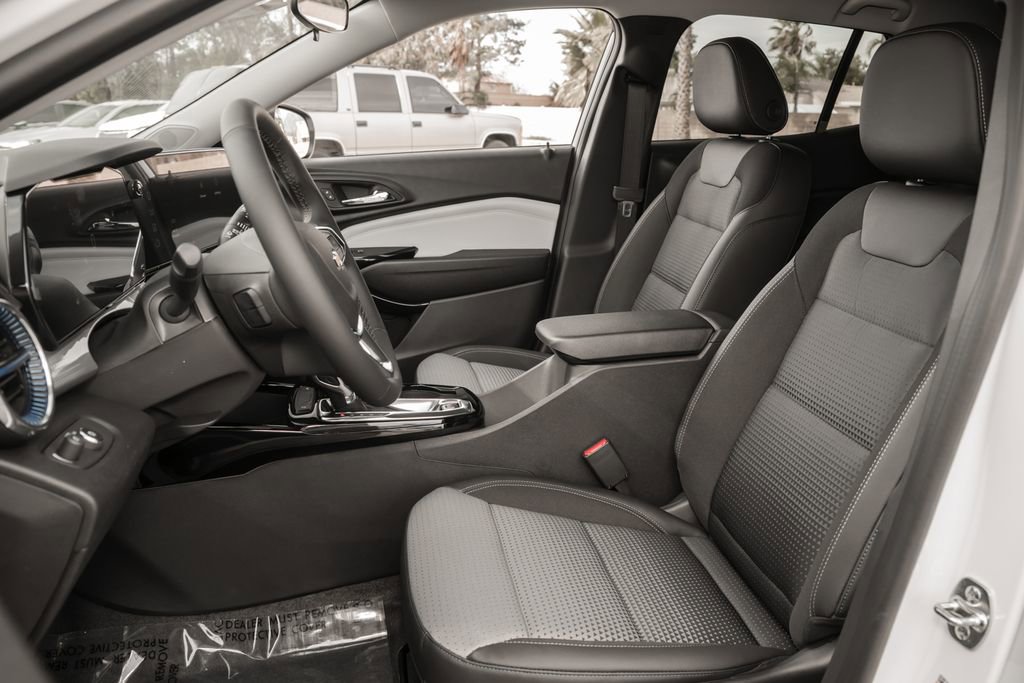 New 2026 Chevrolet Trax LT w/ Driver Confidence Package FWD image 16