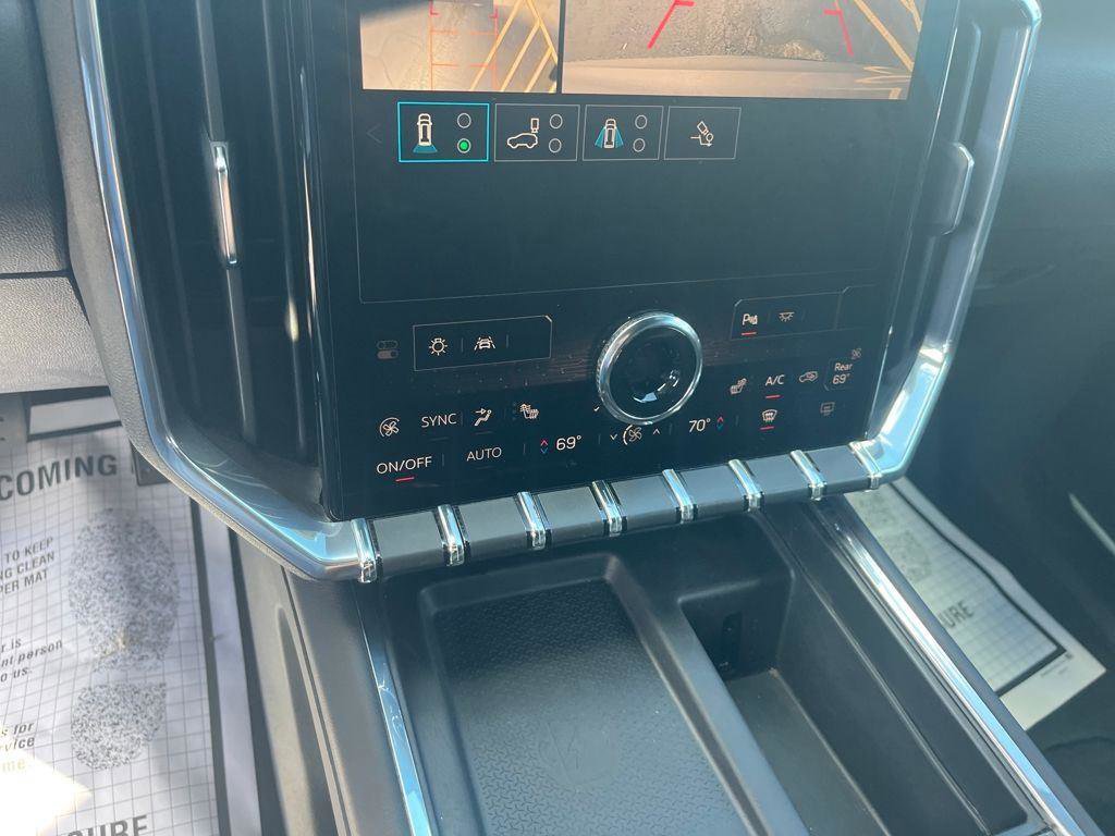 Used 2025 GMC Acadia Elevation image 12