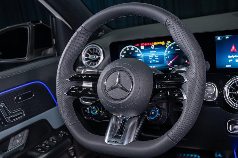 New 2026 Mercedes-Benz GLA 35 AMG 4MATIC image 16