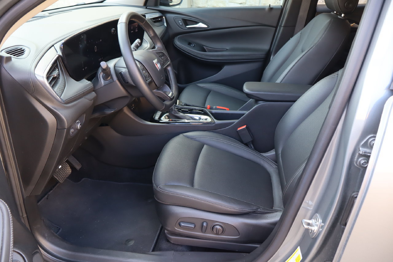 Used 2024 Buick Encore GX Sport Touring w/ Comfort Package FWD image 15