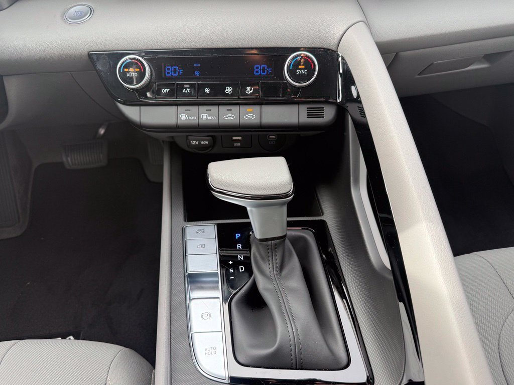 Certified 2026 Hyundai Elantra Hybrid FWD image 23