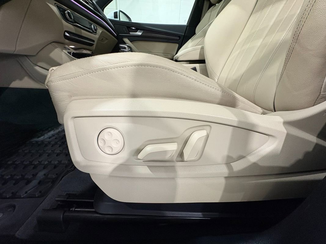 Used 2025 Audi Q5 2.0T Premium Plus w/ Premium Plus Package image 11