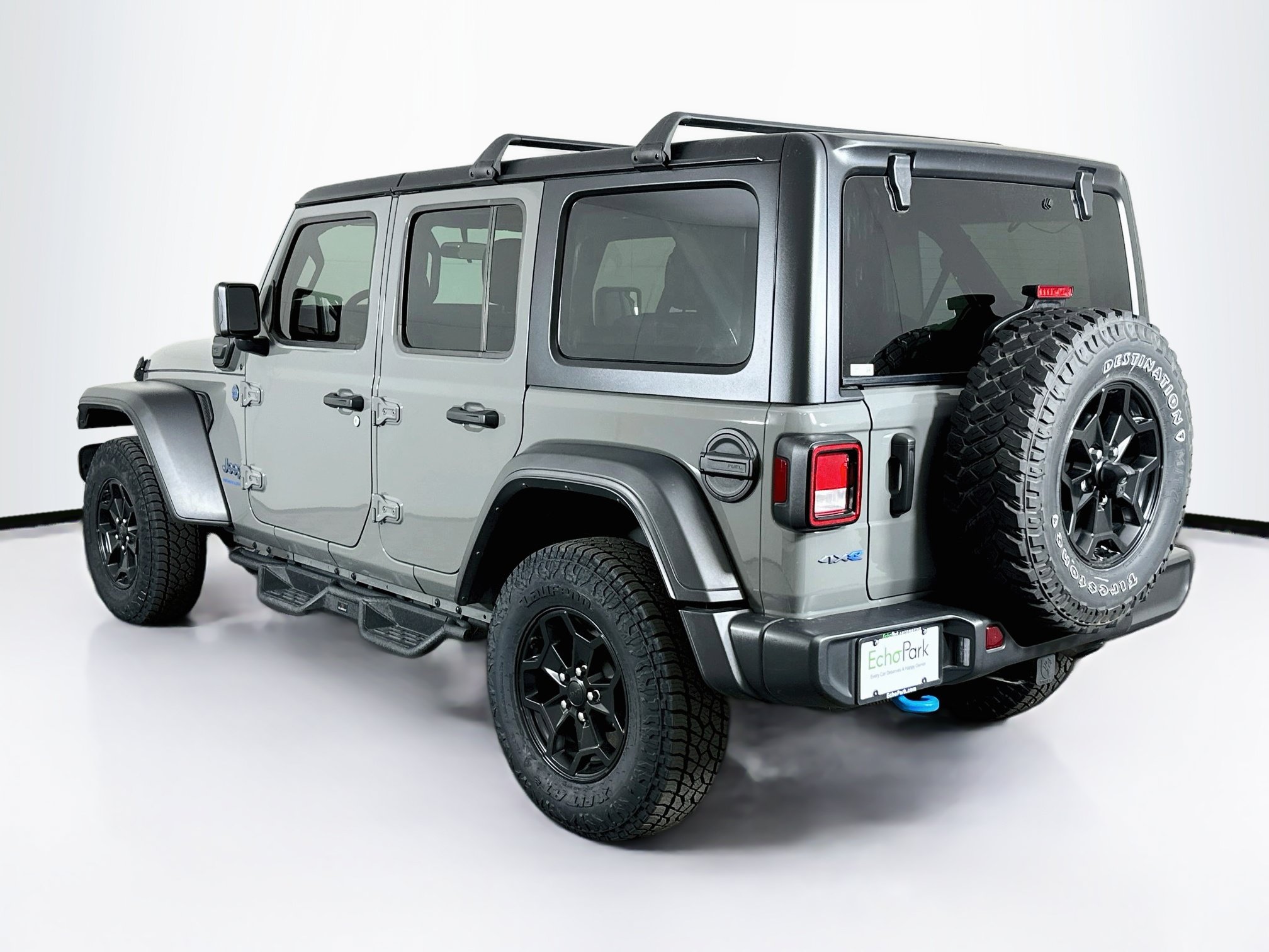 Used 2023 Jeep Wrangler Unlimited w/ Cold Weather Group AWD/4WD image 5