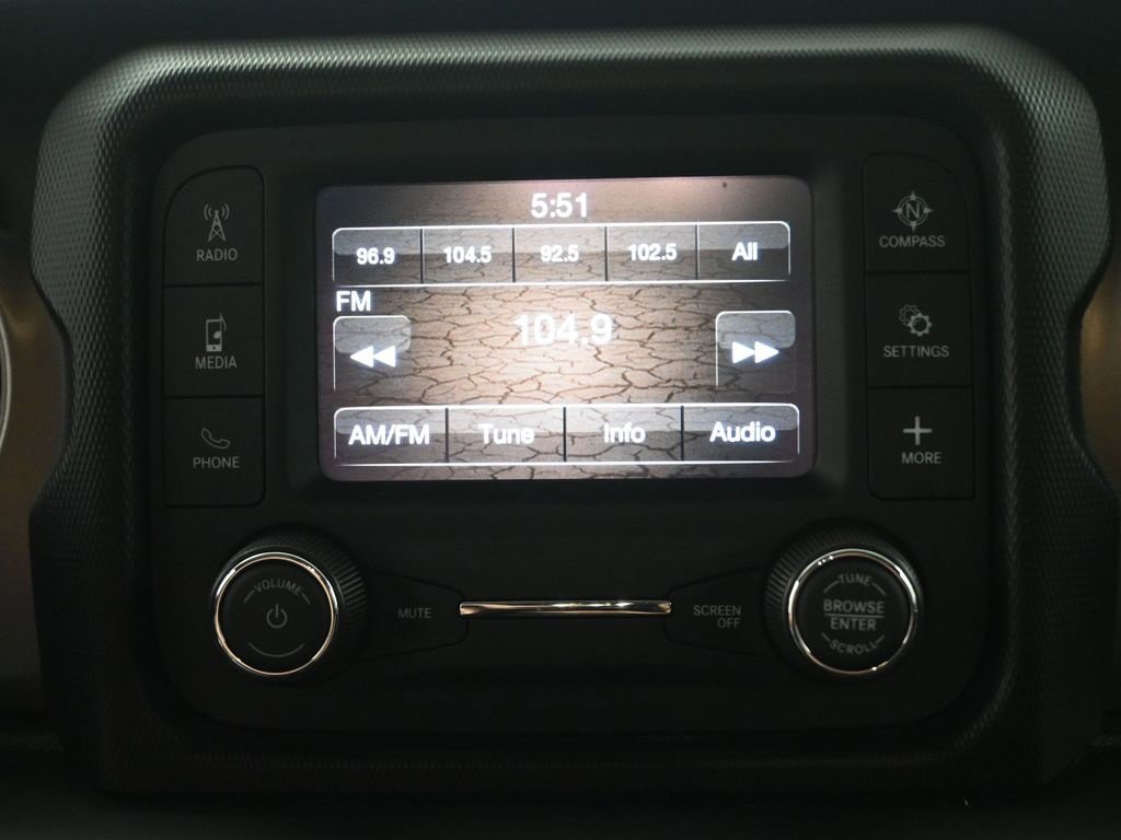 Used 2021 Jeep Gladiator Sport image 7