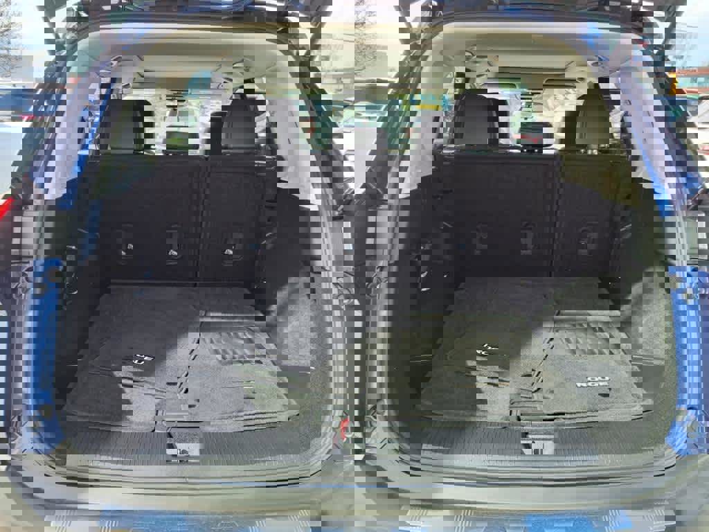 Used 2022 Nissan Rogue SV w/ SV Premium Package image 16