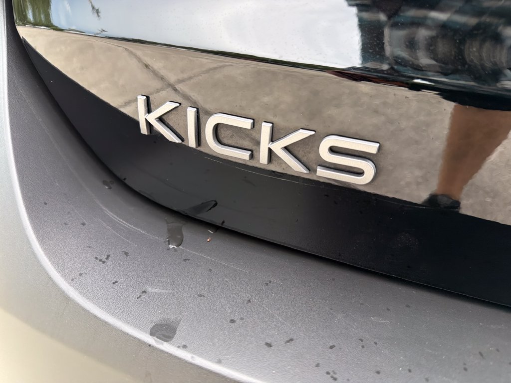 Used 2025 Nissan Kicks SR w/ SR Premium Package FWD image 10