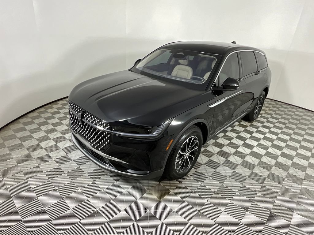 Used 2025 Lincoln Nautilus Premier AWD/4WD image 9