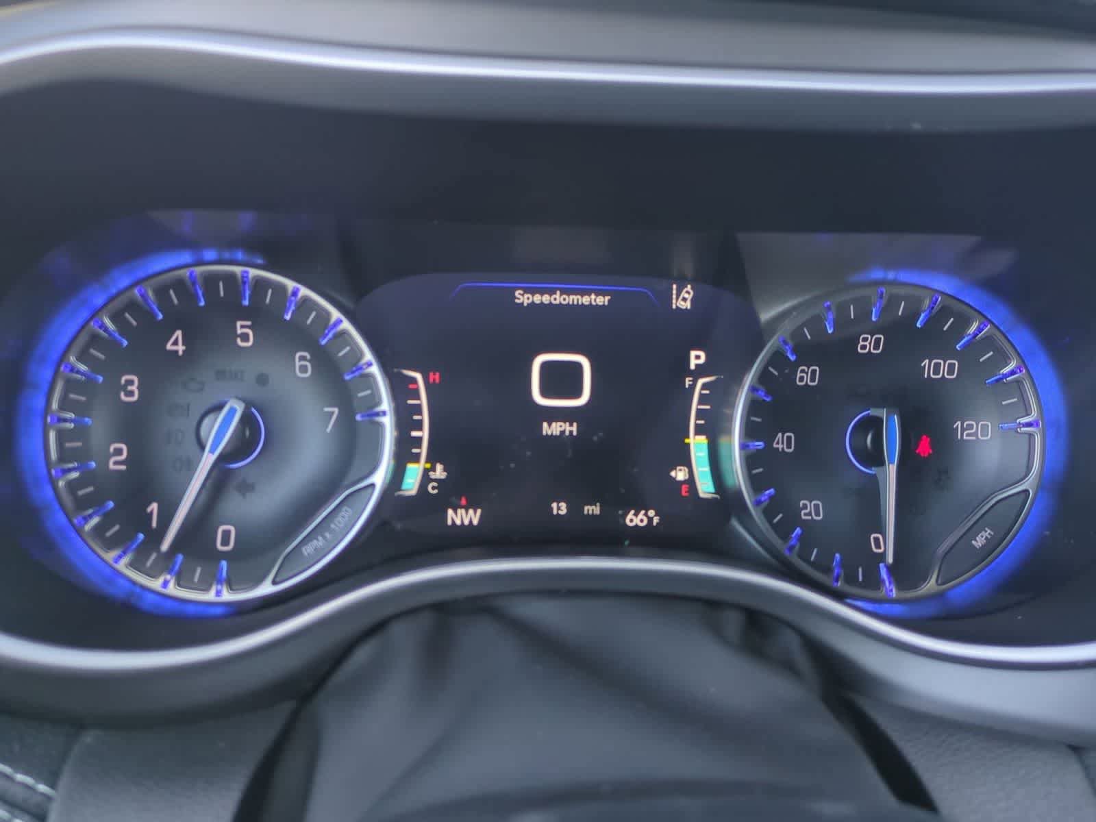New 2027 Chrysler Pacifica Select FWD image 32