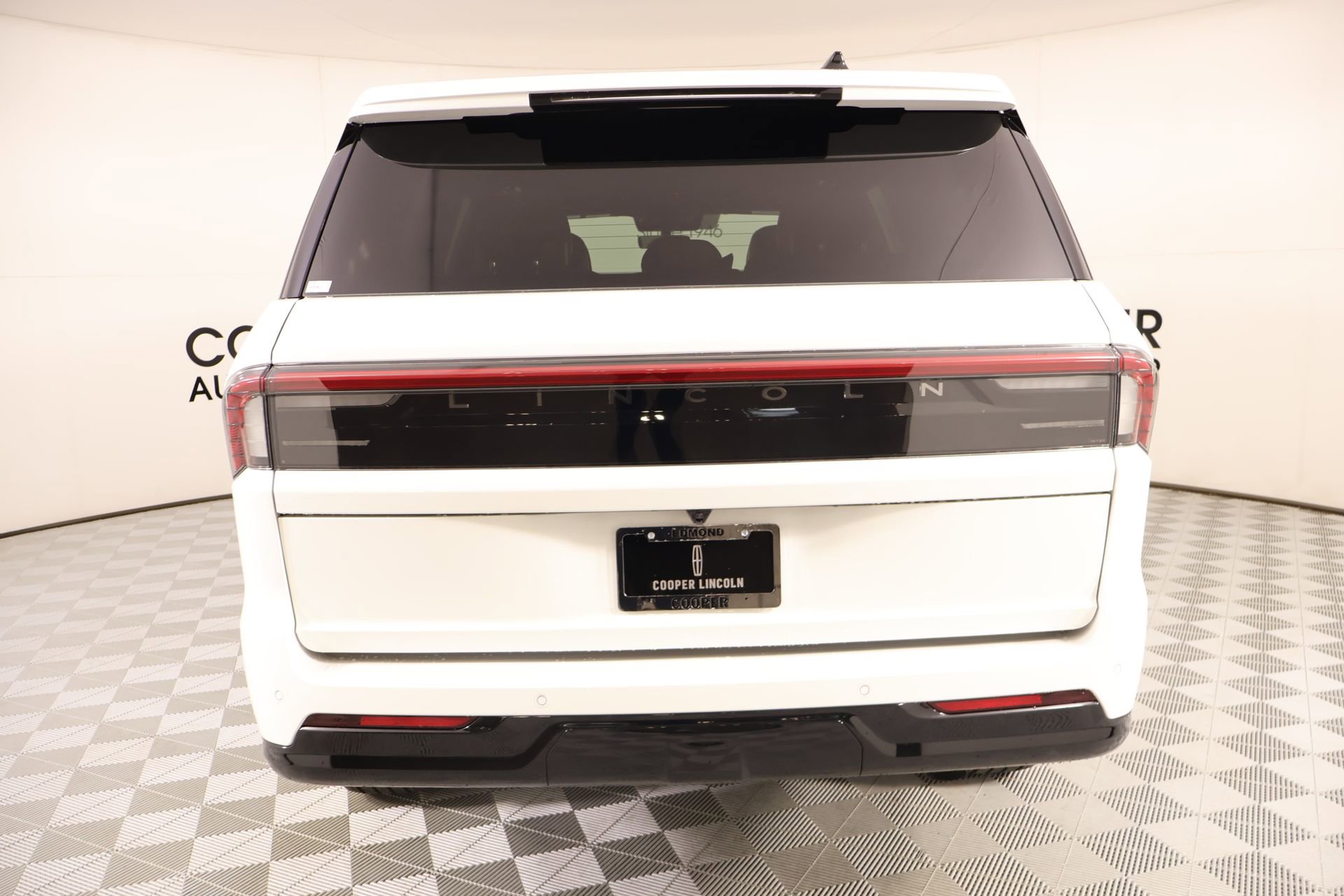 New 2026 Lincoln Navigator Reserve AWD/4WD image 24