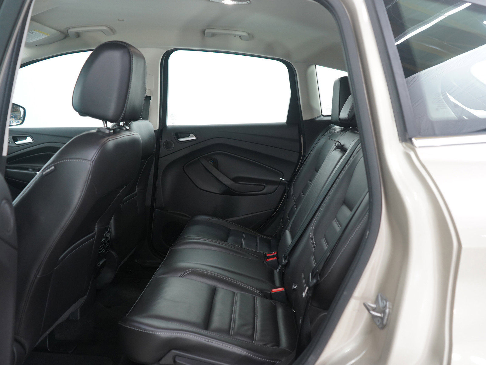 Used 2017 Ford C-MAX Titanium w/ Equipment Group 301A image 18