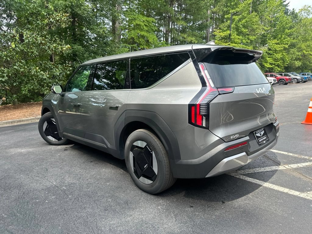 Used 2024 Kia EV9 Light Long Range RWD image 3