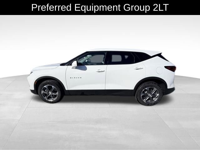 Used 2025 Chevrolet Blazer LT image 4
