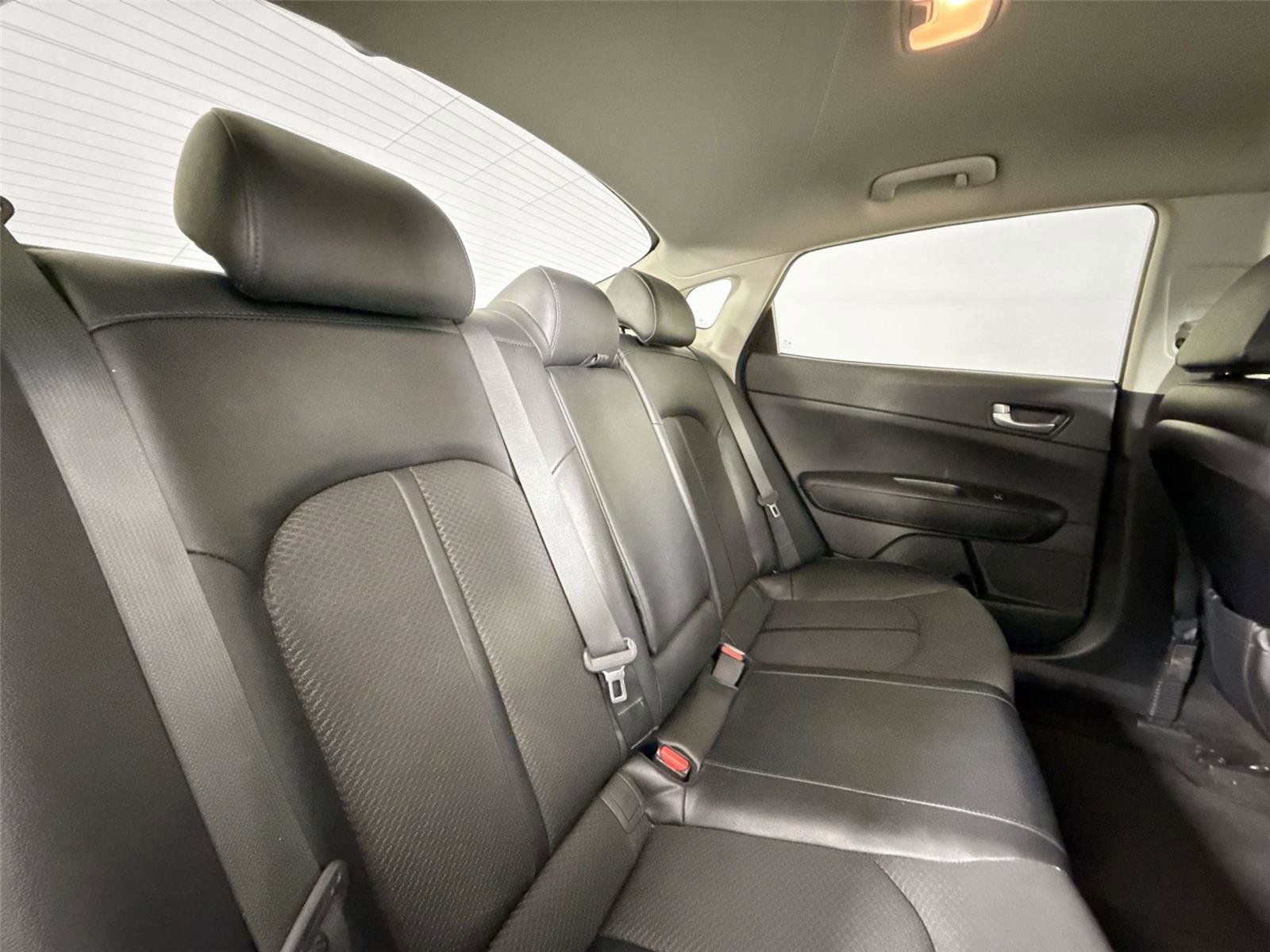 Used 2018 Kia Optima S image 34