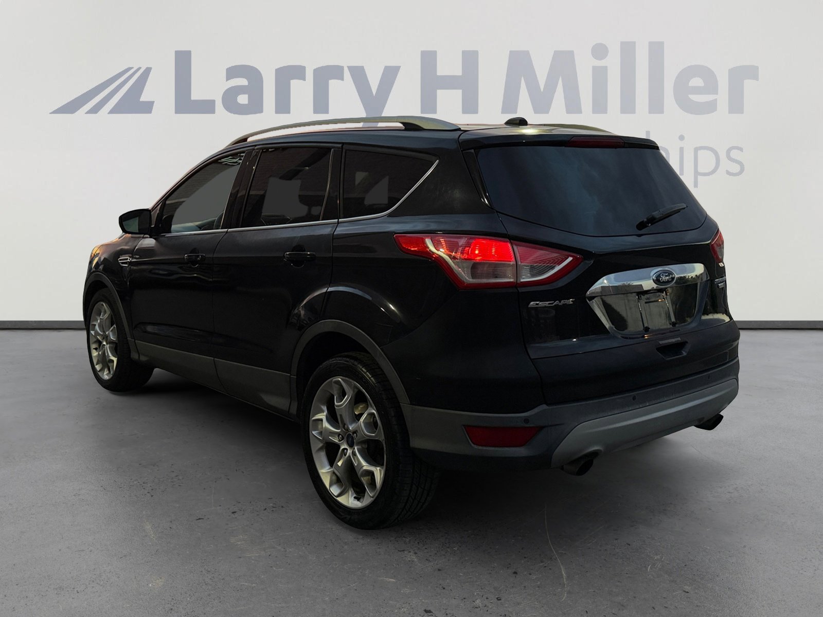 Used 2016 Ford Escape Titanium w/ Equipment Group 301A AWD/4WD image 3