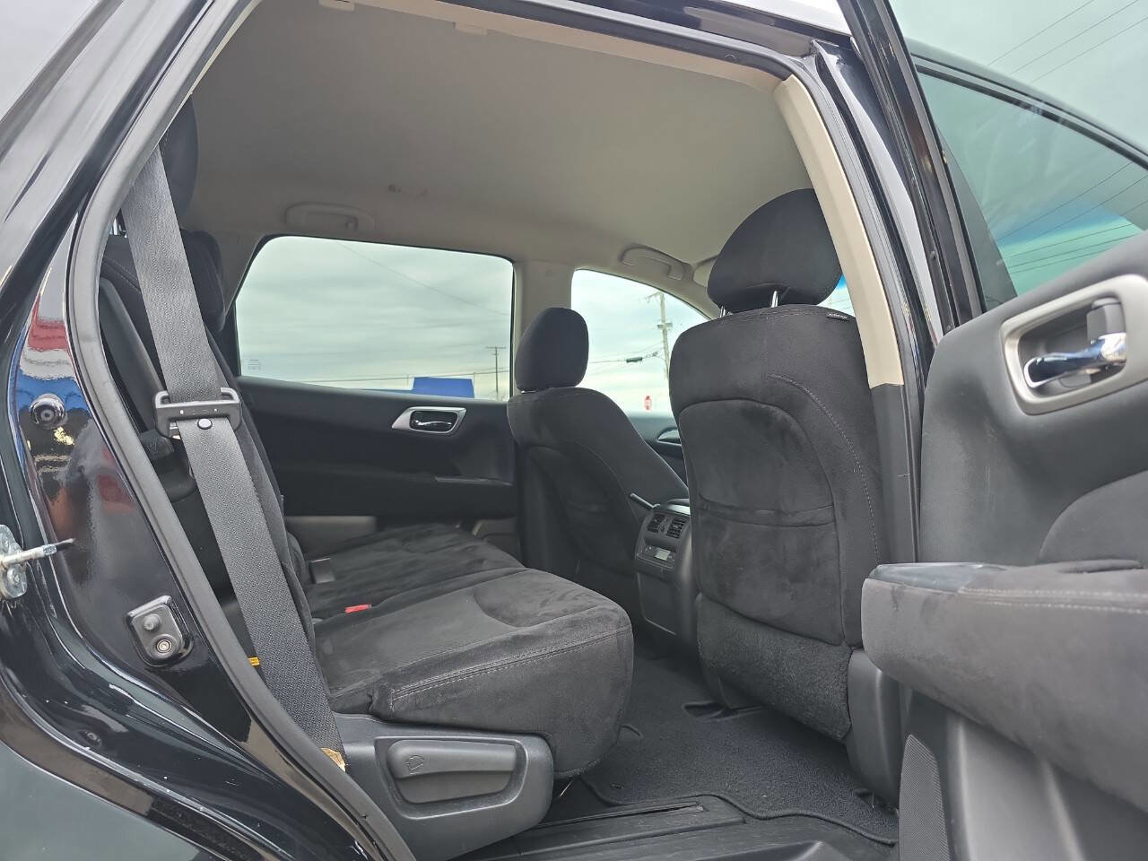 Used 2014 Nissan Pathfinder S AWD/4WD image 27