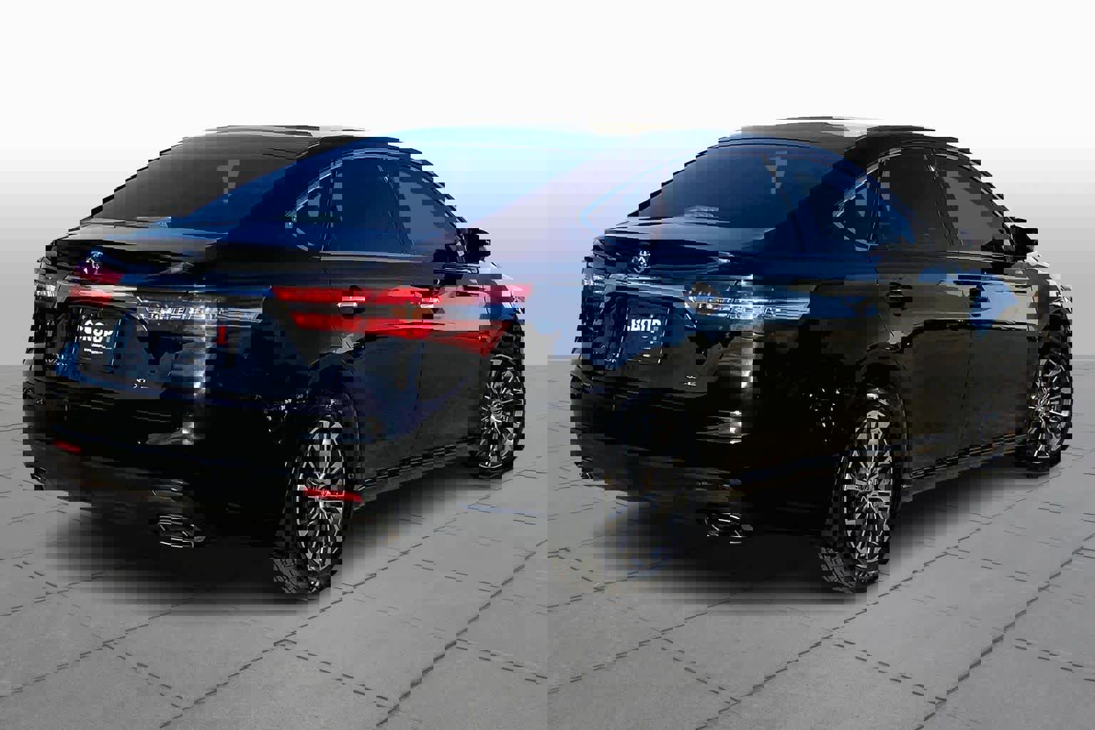 Used 2013 Toyota Avalon XLE image 12