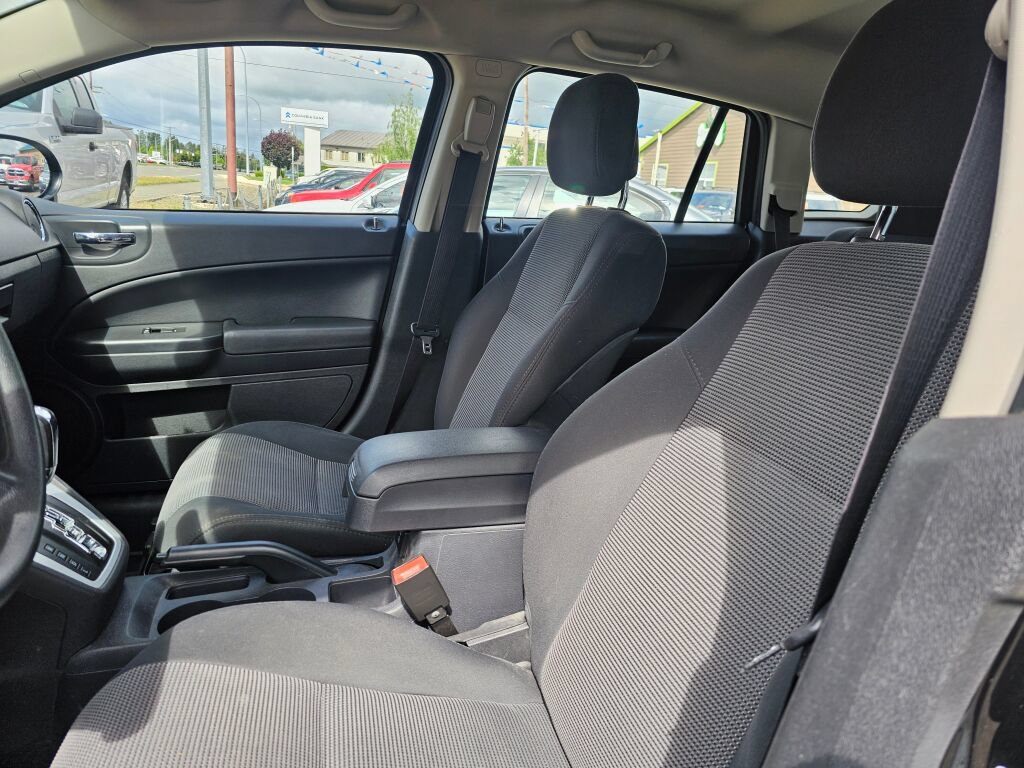 Used 2011 Dodge Caliber Mainstreet FWD image 25