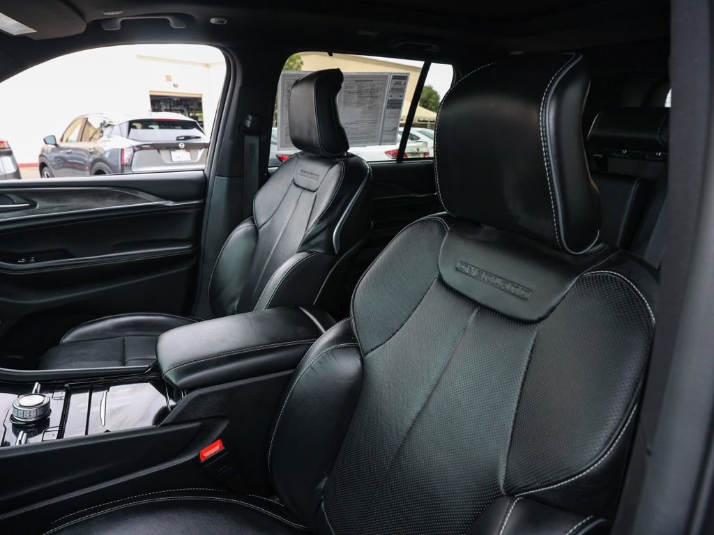 Used 2024 Jeep Grand Cherokee Overland w/ Luxury Tech Group IV image 15