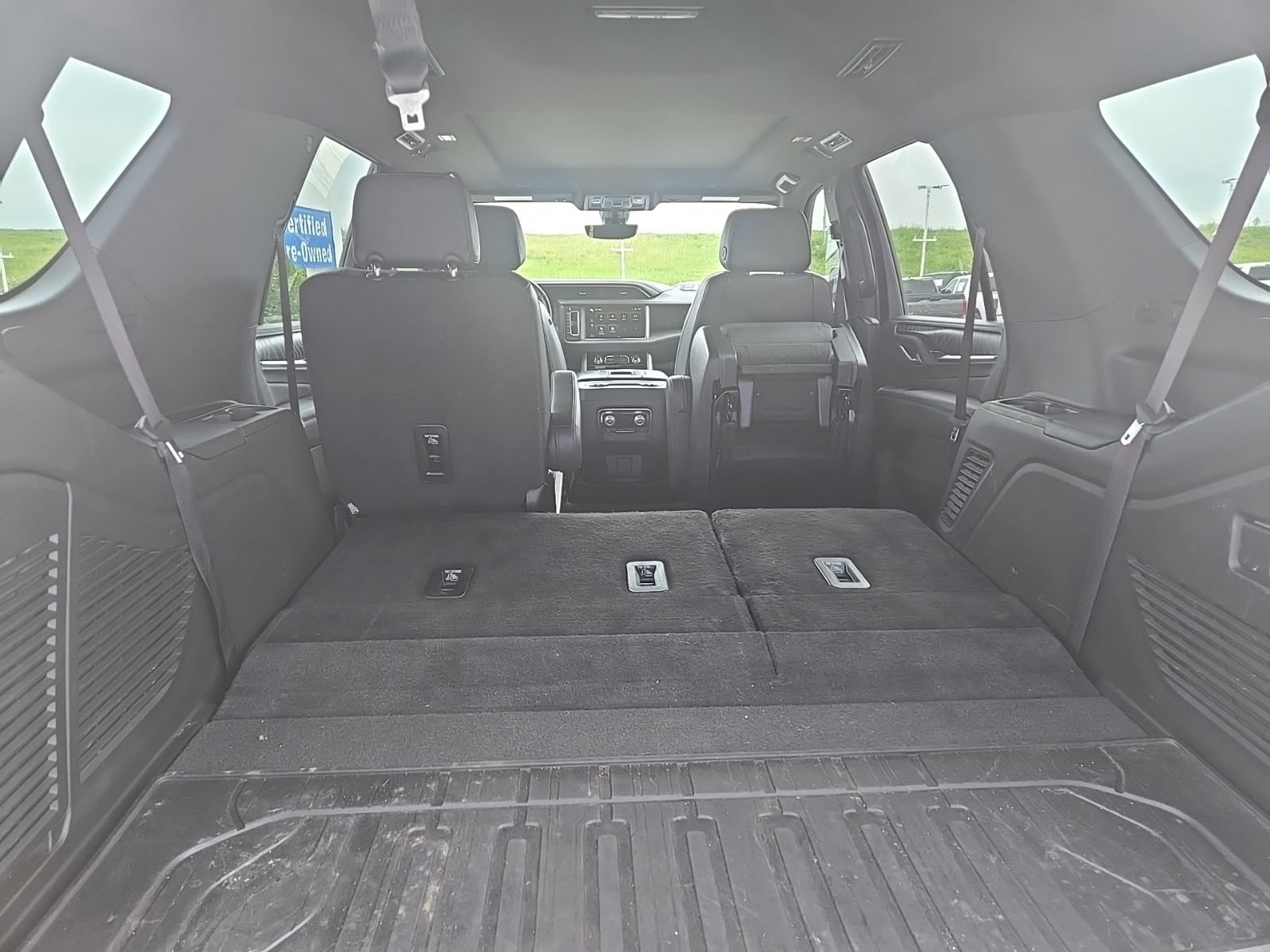 Used 2022 GMC Yukon Denali w/ Denali Premium Package AWD/4WD image 16