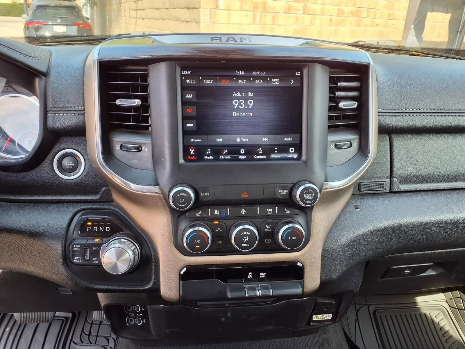 Used 2019 RAM 1500 Laramie AWD/4WD image 21