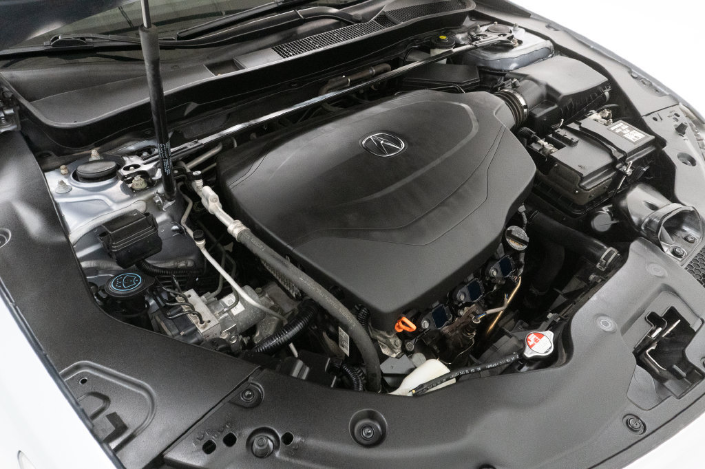 Used 2016 Acura TLX w/ Technology Package FWD image 4