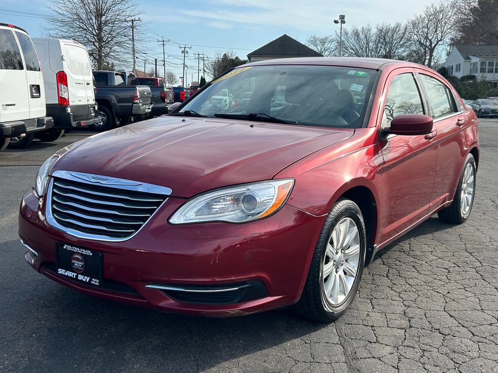 Used 2011 Chrysler 200 Touring FWD image 1